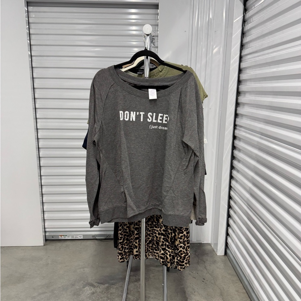 Sleep Sweatshirt with Graphic Print “Don’t Sleep (just dream)” | size 2X